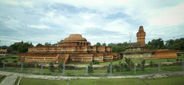 Kompleks Candi Muara Takus